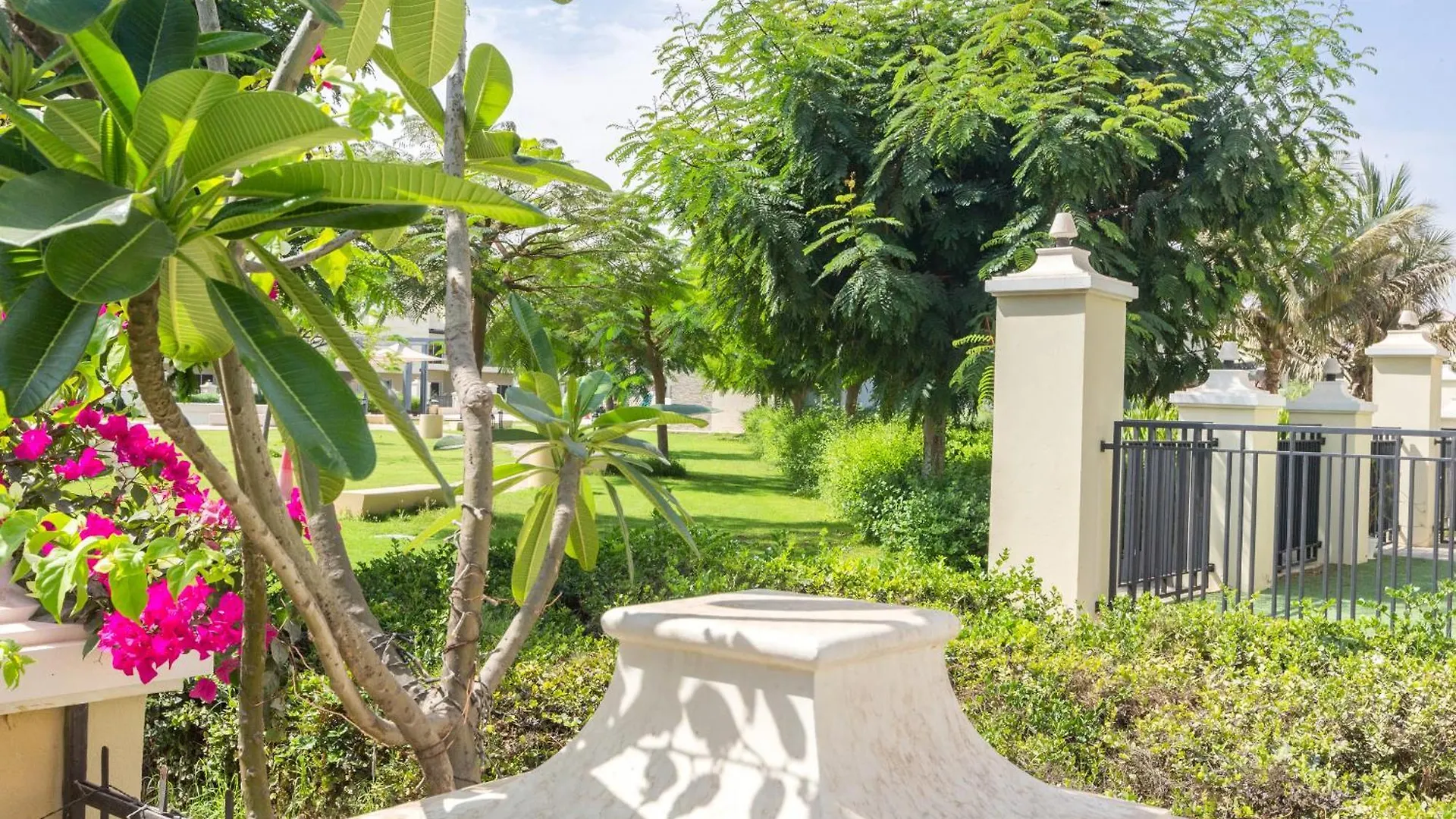 Relaxing Villa Escape - Garden & Pool Near Beach Ras al-Khaimah