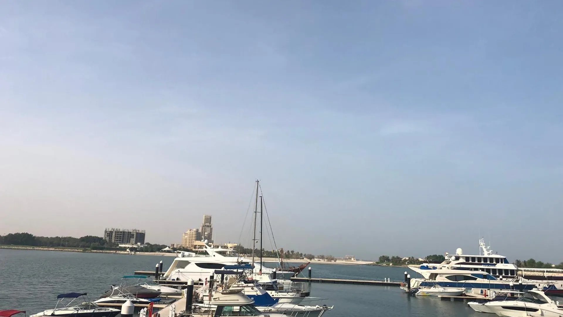 Vakantiehuis Relaxing Villa Escape - Garden & Pool Near Beach Ras al-Khaimah